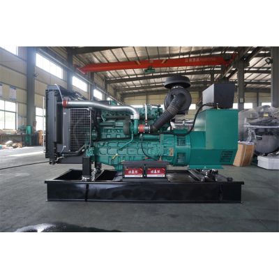 120kw沃爾沃柴油發(fā)電機組-沃爾沃6缸柴油機TAD731GE柴油發(fā)電機組,缸徑/行程：108/130mm,柴油發(fā)電機組水冷發(fā)動機功率133KW,柴油發(fā)電機組配套馬拉松斯坦福發(fā)電機。廠價直銷歡迎選購：13773399855。