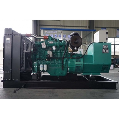 150KW玉柴柴油發電機組-玉柴6缸柴油機YCD6Q23H8-210,柴油發電機組缸徑/行程：108/135mm,柴油發電機組水冷發動機功率154KW,柴油發電機組配套馬拉松斯坦福發電機。廠價直銷歡迎選購：13773399855。