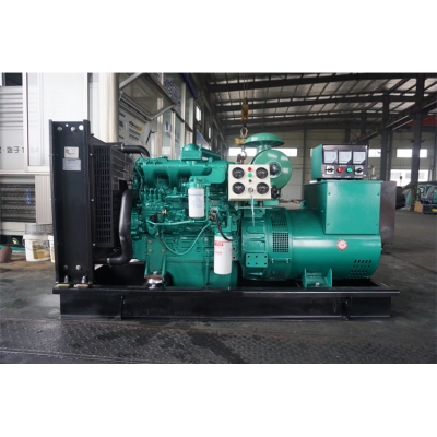 30KW玉柴柴油發電機組-玉柴4缸柴油機YCD4M12D-50,柴油發電機組缸徑/行程：100/118mm,柴油發電機組水冷發動機功率39.6KW,柴油發電機組配套馬拉松斯坦福發電機。廠價直銷歡迎選購：13773399855。